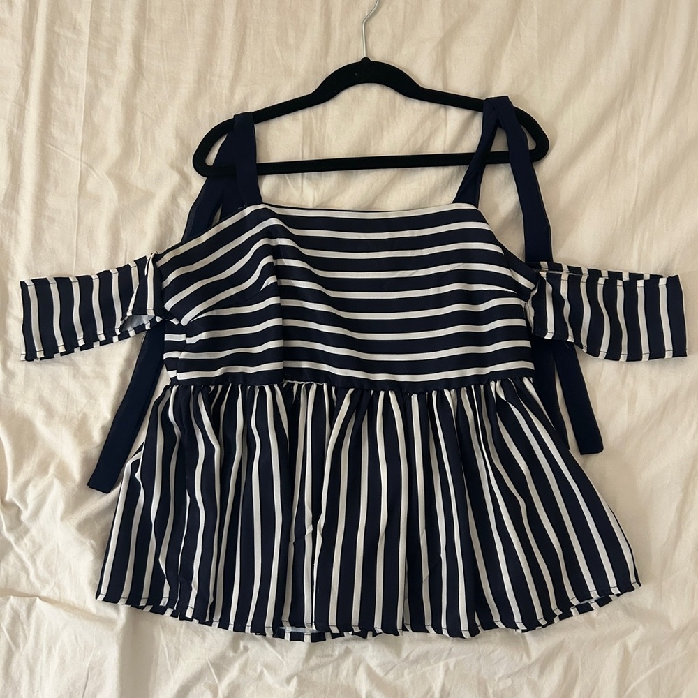 NWOT Nordstrom Navy Striped Off-Shoulder Women's Top Sz M